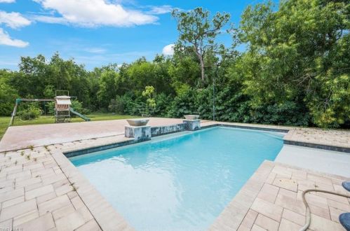 3120 68 St, Naples FL 34105-7225 exterior