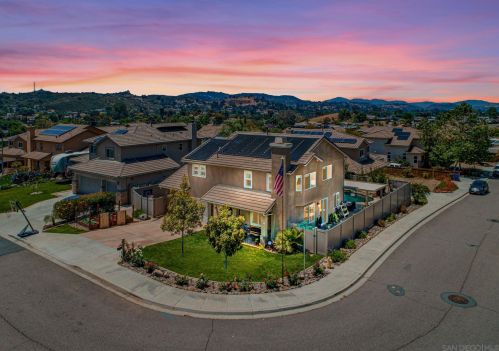 10168 Vista Laurel Pl, Lakeside, CA 92040-3520