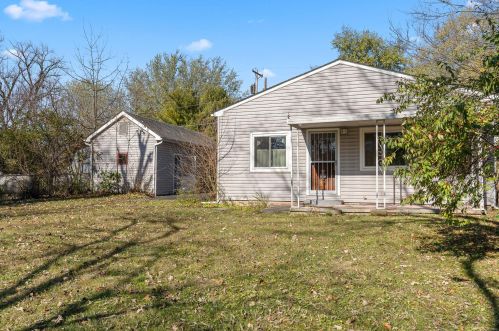 7047 Norwood Dr, Darbydale OH  43123-9643 exterior