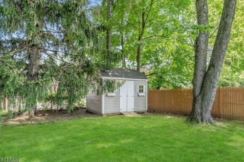 37 Stewart Ave, West Paterson NJ  07424-1843 exterior