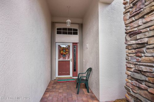 1631 Lago Mar Dr, Melbourne, FL 32940-6327