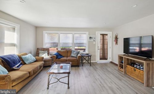 555 Greenwich Ave, West Deptford NJ  08066-1166 exterior