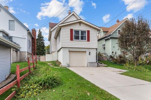 545 7th Ave, West Bend WI  53095-3915 exterior