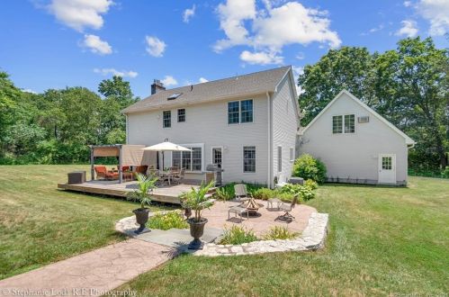 812 Pleasant St, Southington CT  06489-2015 exterior