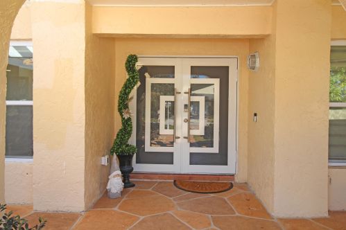 12362 Sawgrass Ct, West Palm Beach, FL 33414-4821