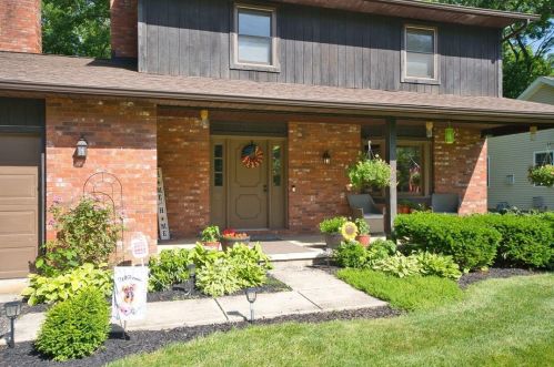 1955 Choctaw Dr, London OH  43140-8733 exterior