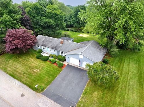 46 Woodhaven Rd, North Kingstown, RI 02852-6939
