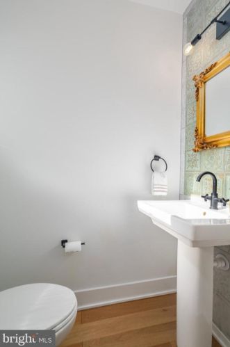 620 Carpenter St, Philadelphia PA  19147-2908 exterior