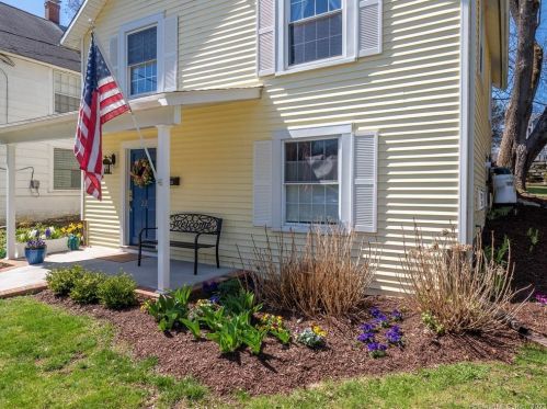 22 Abbott Ave, Ridgefield, CT 06877-4407