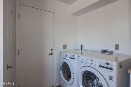 5911 Dailey St, Glendale AZ 85306-4022 exterior