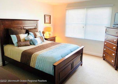 1926 Ocean Ave, Pelican Island NJ  08751-1224 exterior