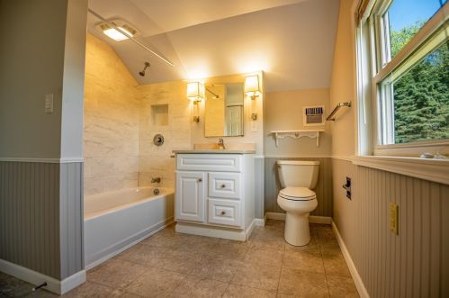 60 Wick Ave, Hermitage PA  16148-1811 exterior