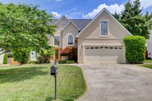 2004 Saint Gregorys Ct, Knoxville, TN 37931-3674