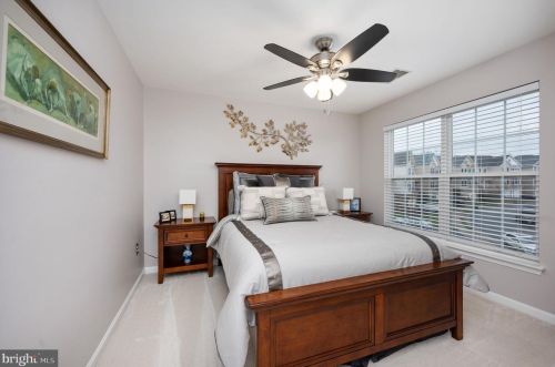 7226 Lyndam Hill Cir, Lorton VA  22079-4509 exterior