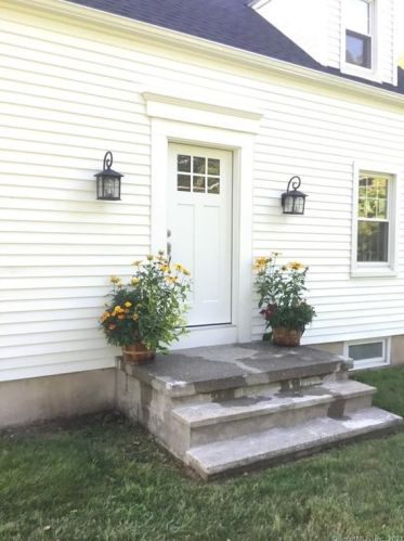 36 Washington Ave, Woodbury, CT 06798-2815