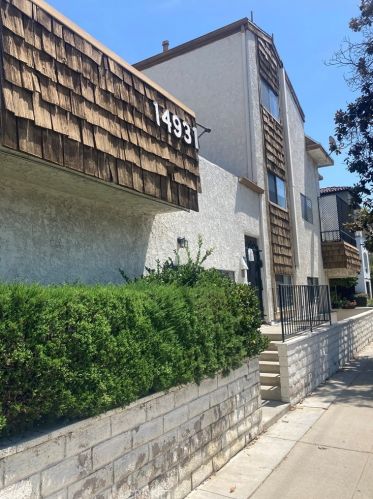 14931 Magnolia Blvd, Van Nuys, CA 91403-1375