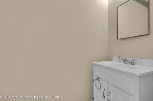 1724 Princeton Ave, Lakewood NJ  08701-2879 exterior