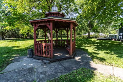 2555 Mccomb Rd, Darbydale OH  43123-1442 exterior