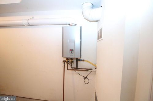 1417 Farmview Dr, Dover DE  19904-3390 exterior