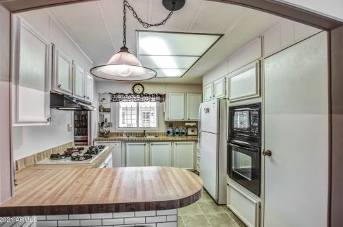 25403 Wyoming Ave, Chandler AZ  85248-6460 exterior