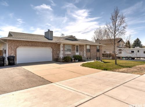 2657 800, Clearfield, UT 84015-7811
