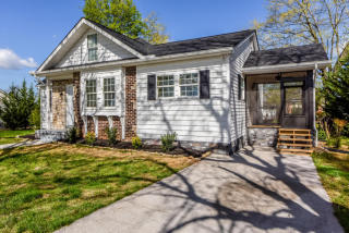 1903 Crest Rd, Maryville, TN 37804-4359