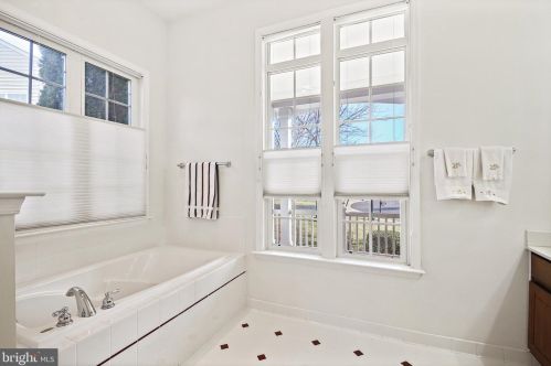 9450 Raith Ct, Bristow VA  20136-3505 exterior