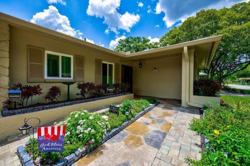 2804 Cameron Ct, Palm Harbor, FL 34684-1805