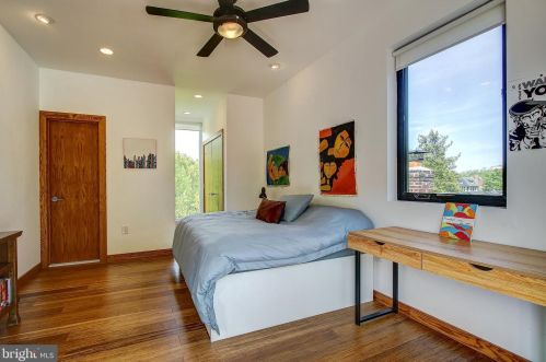 4514 Harrison St, Washington, DC 20015-2110