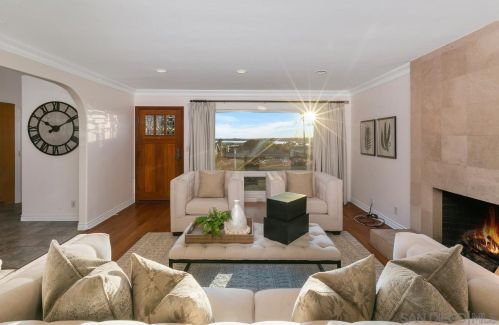 2435 Frankfort St, San Diego CA 92110-3314 exterior