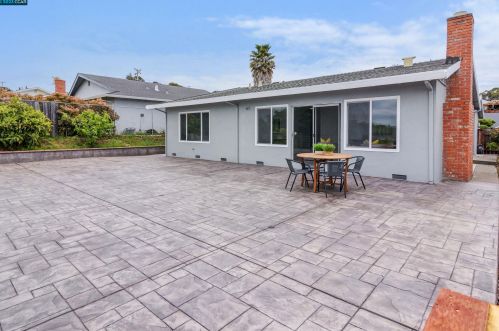 1175 Mcdonald Dr, Pinole CA  94564-2501 exterior