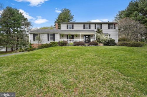 6 Tree Tops Rd, Landenberg, PA 19350-1030