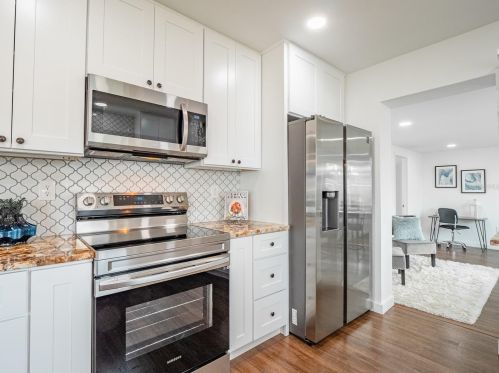 3201 Maritana Dr, Saint Petersburg FL  33706-4036 exterior