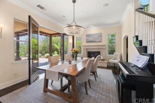 8049 Run Of The Knolls Ct, San Diego CA 92127 exterior