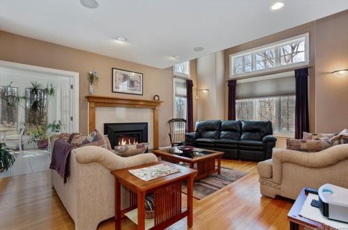 38 Jones St, Amston, CT 06231-1530
