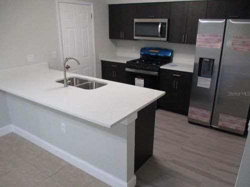 5662 Minaret Ct, Orlando FL  32821-8121 exterior