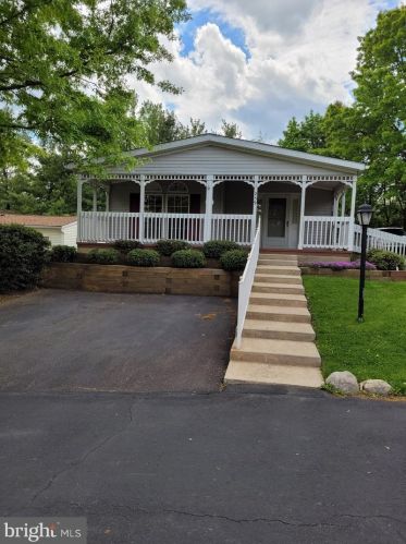 259 Chadwick Ct, Souderton, PA 18964-2818