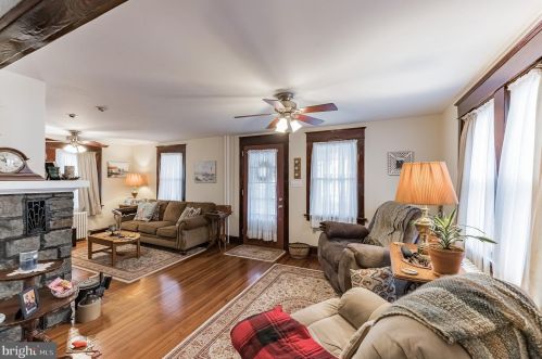 320 Delaware Ave, Lansdale PA 19446-3420 exterior