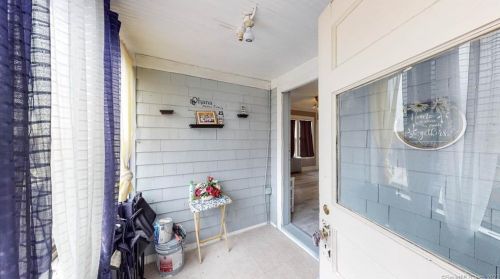 96 Rose St, Waterbury, CT 06716-2412