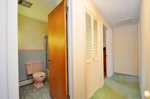 50 Gardner St, Manchester CT 06040-6606 exterior