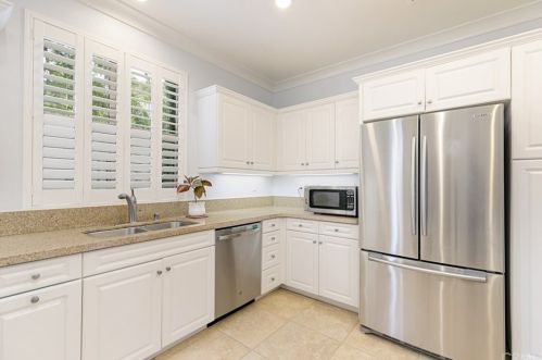 121 Blaze, Irvine CA  92618-1507 exterior