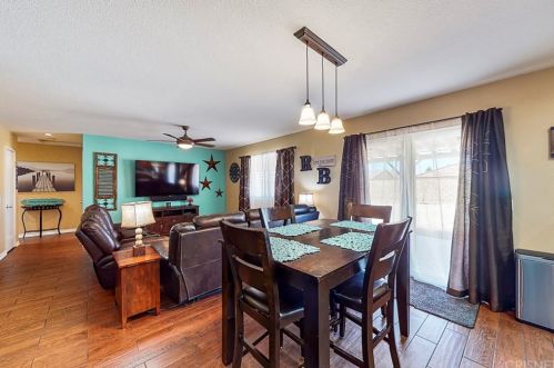 43123 Fleetwood Dr, Lancaster CA 93535-5213 exterior