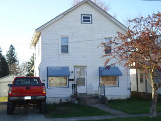 68 Canal St, Albion, PA 16401-1143