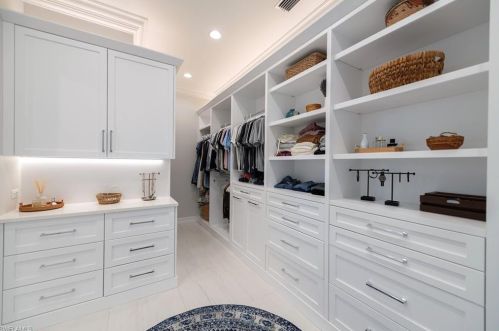 6610 Sable Ridge Ln, Naples FL  34109-0526 exterior