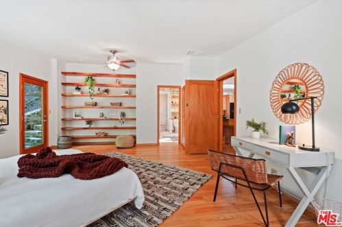 204 Topanga Canyon Blvd, Topanga CA  90290-3837 exterior