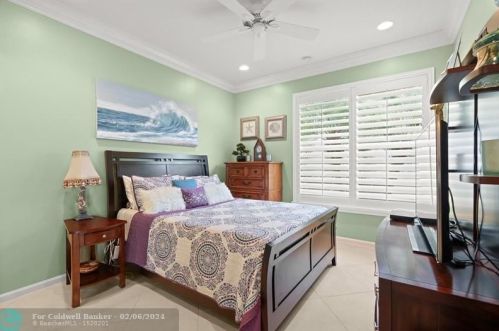 7062 Great Falls Cir, Boynton Beach FL  33437-3998 exterior