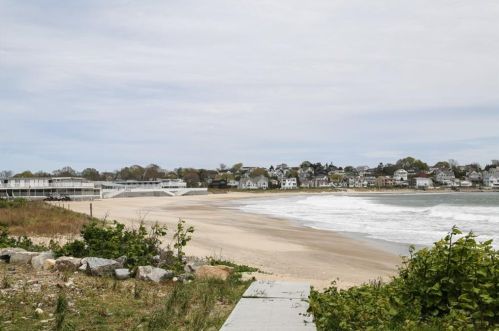 853 Boston Neck Rd, South Kingstown RI  02882-2904 exterior