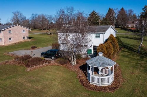 221 Fredonia Rd, Greenville, PA 16125-9743