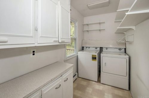 4 Eunice Ln, Thornwood NY  10594-1901 exterior