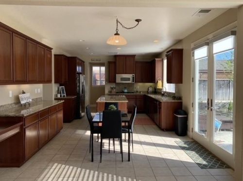 724 Whitechurch Way, Newman, CA 95360-9577